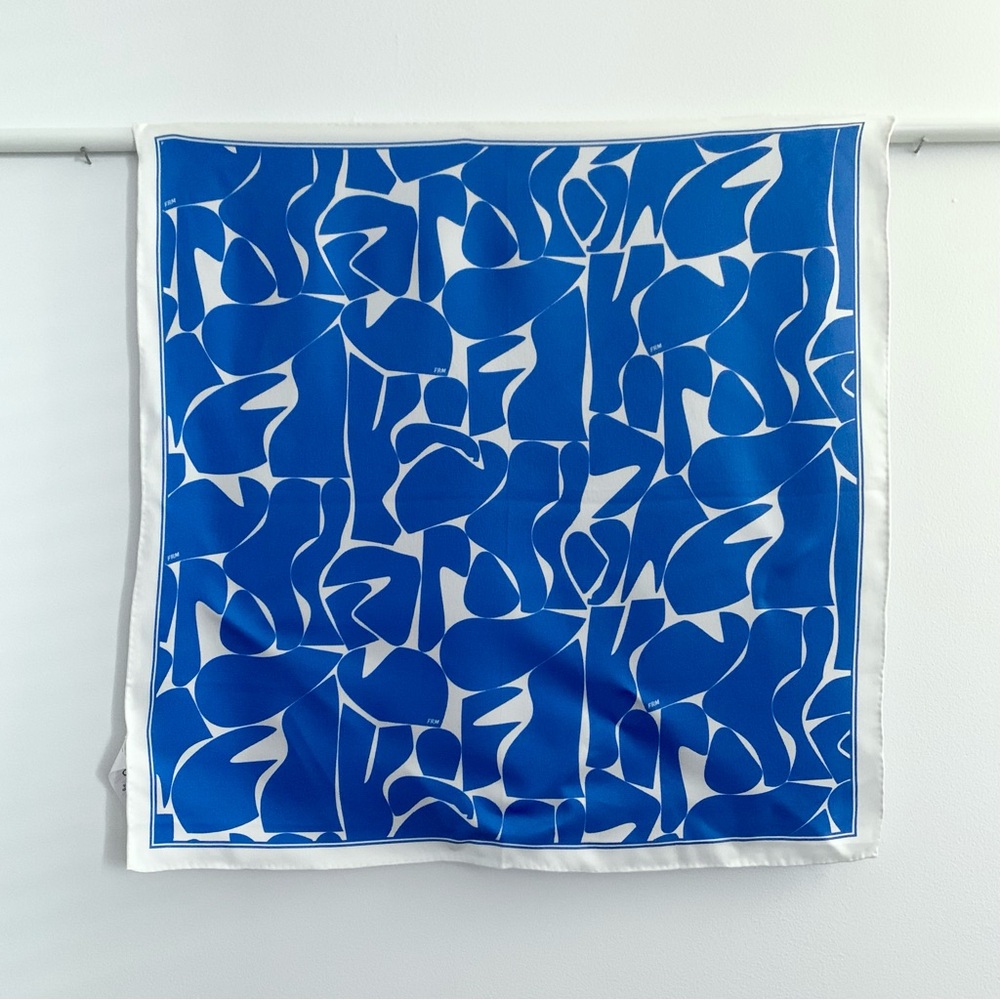 NWOT Frame Denim Blue White Abstract Silk Scarf